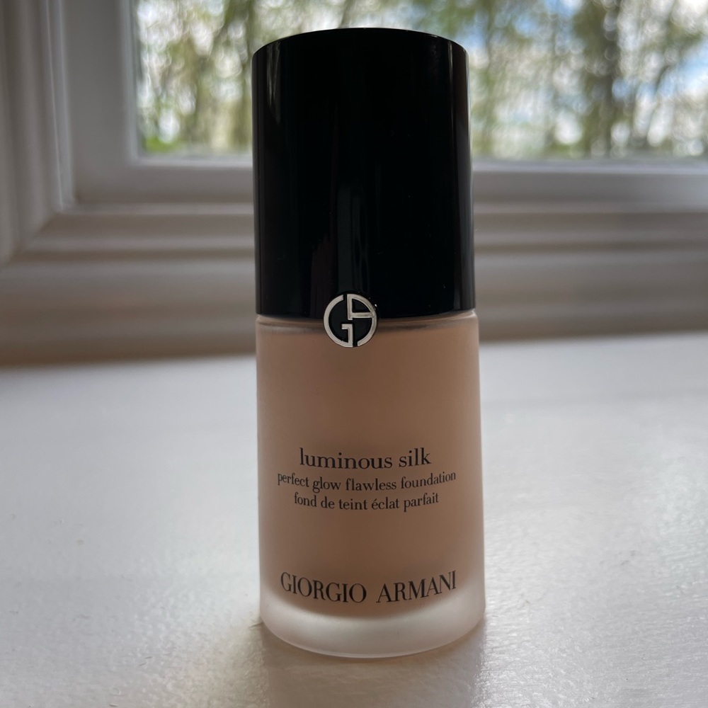 Giorgio Armani Luminous Silk Foundation